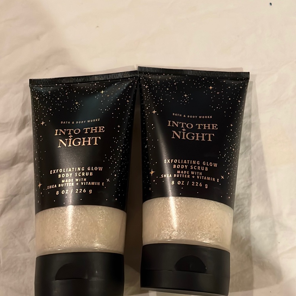 Bundle of 2 bath and Bodyworks into the night exfoliating glow body scrub NWT